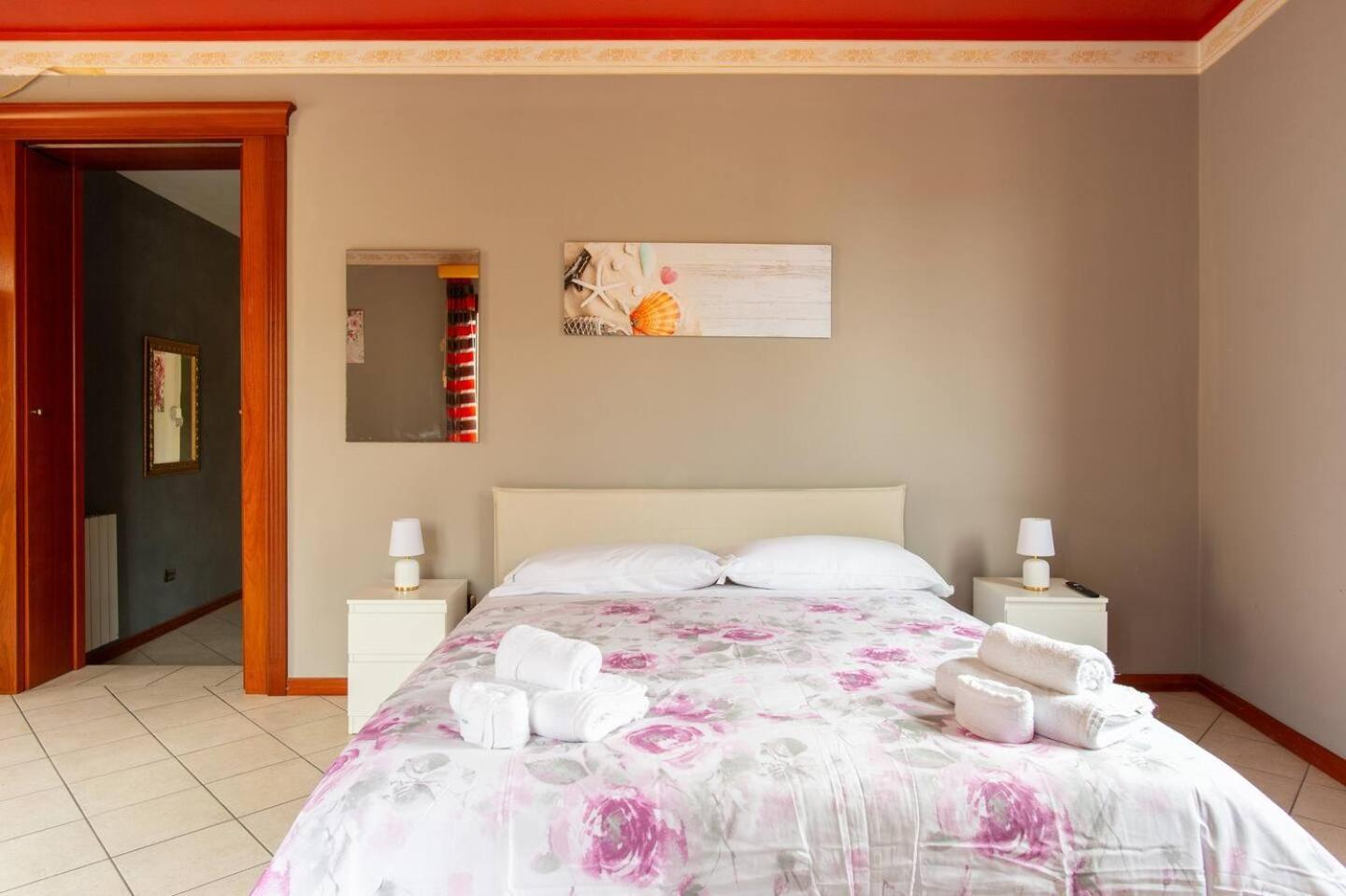 2 Apartments - Akragas Home 1 & 2 On Via Atenea City Center With View Agrigent Exterior foto