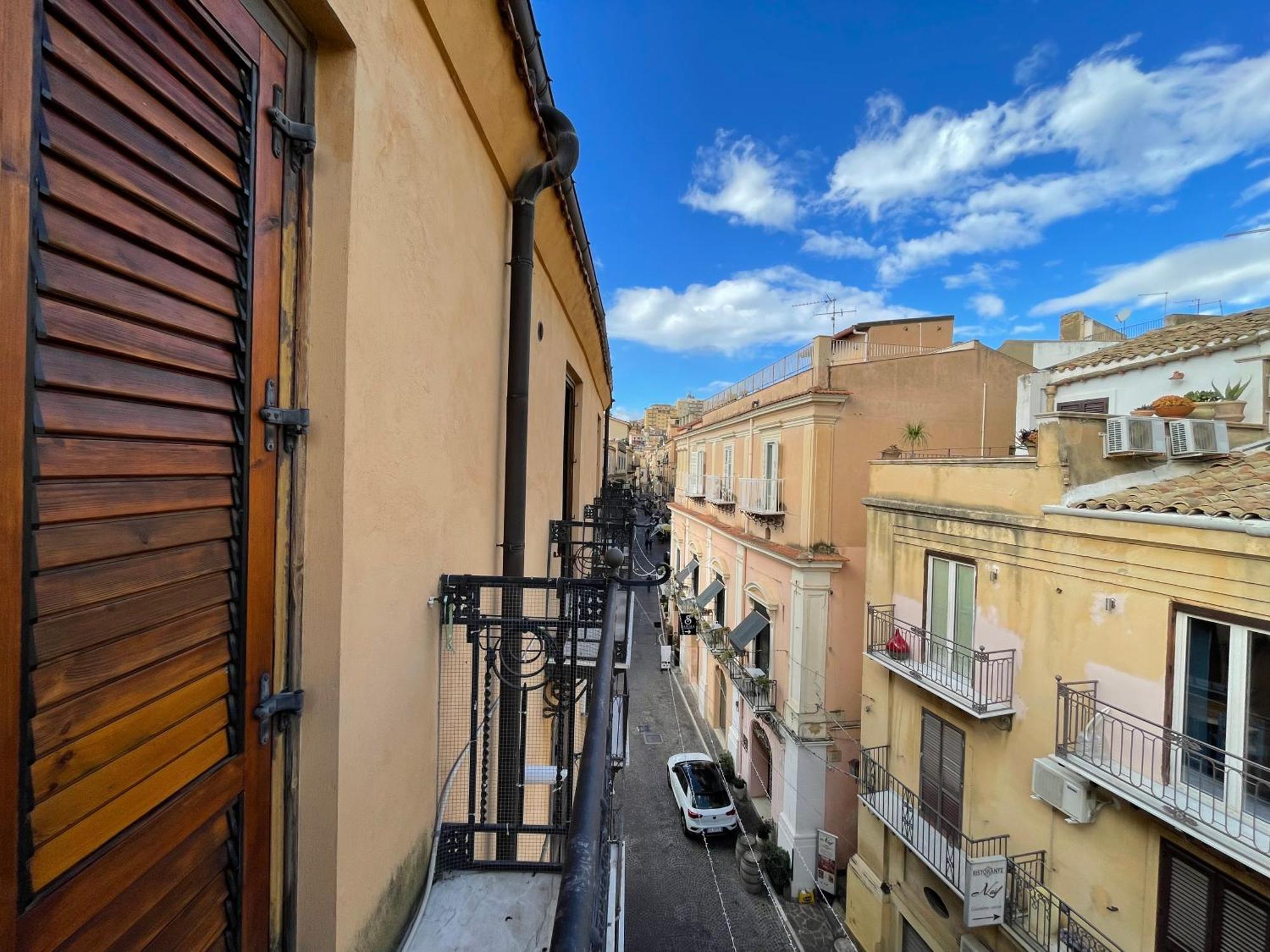 2 Apartments - Akragas Home 1 & 2 On Via Atenea City Center With View Agrigent Exterior foto